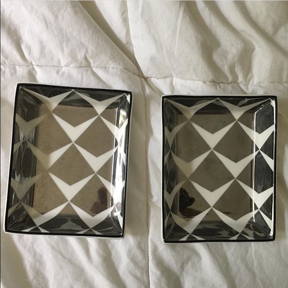 Silver jewelry dish(es)